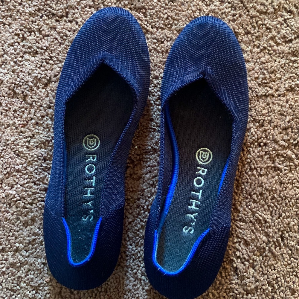 Size 8 Blue Rothy’s